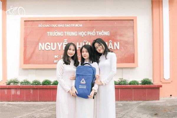 Học sinh trường THPT Nguyễn Hữu Huân