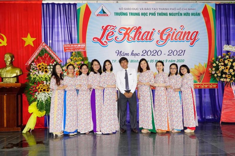 Lễ Khai giảng tại trường THPT Nguyễn Hữu Huân