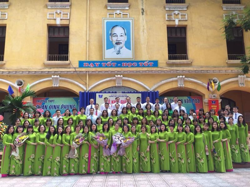 Đội ngũ giáo viên trường THPT Phan Đình Phùng