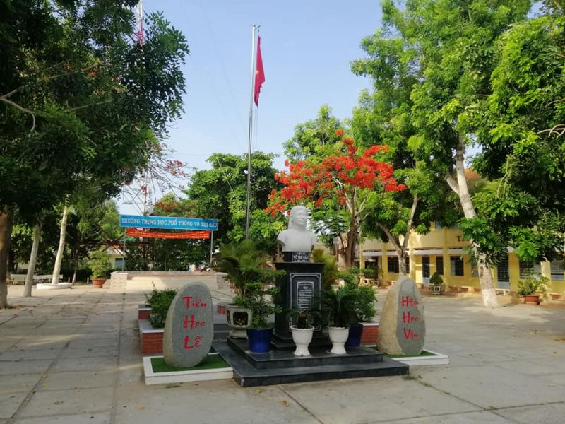 Tại Châu Đốc, An Giang, Trường THPT Võ Thị Sáu ghi dấu ấn trong lòng người dân là một ngôi trường có bề dày truyền thống về chất lượng giáo dục.