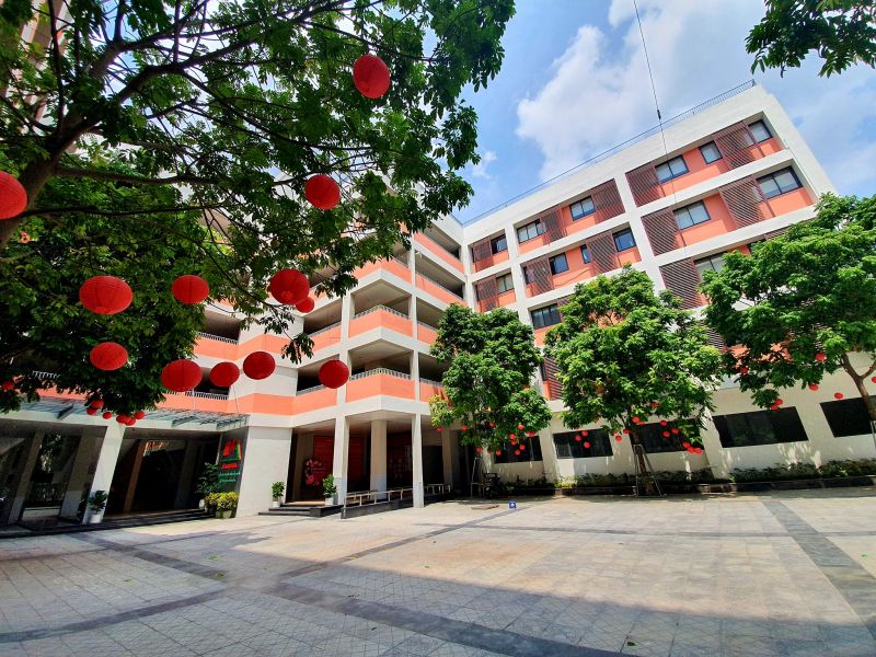 Khuôn viên trường Tiểu học Chu Văn An