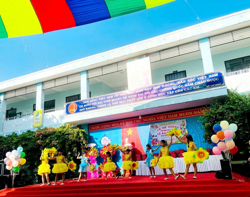 Trường Tiểu học Hồng Quang