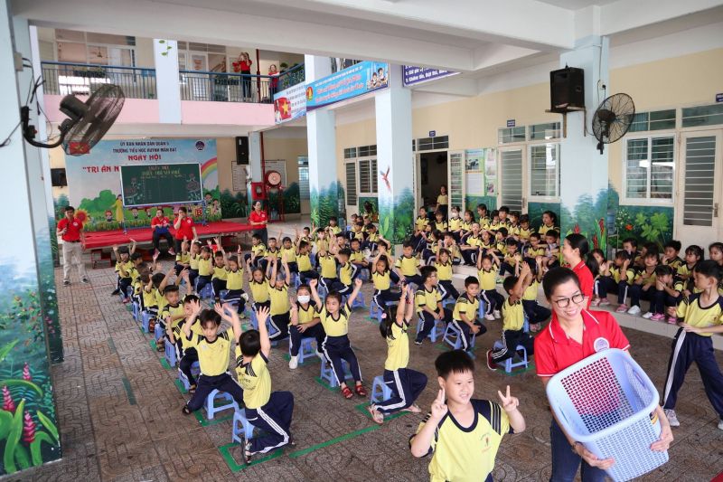 Trường tiểu học Huỳnh Mẫn Đạt