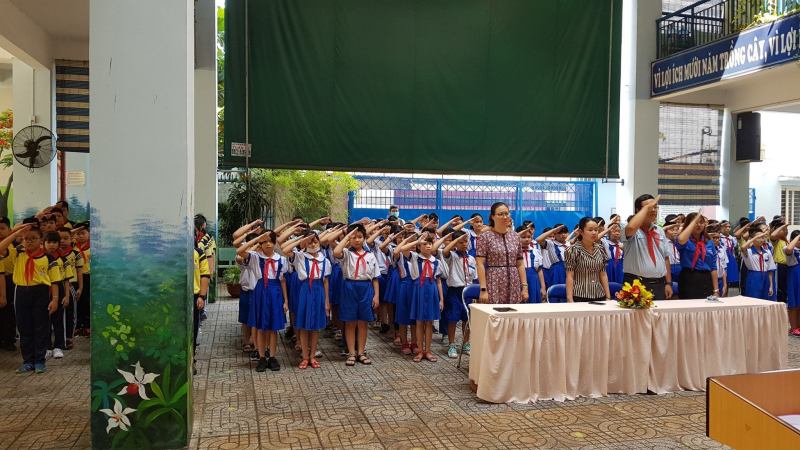 Trường tiểu học Huỳnh Mẫn Đạt