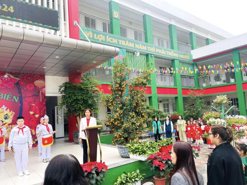 Trường Tiểu học Long Biên