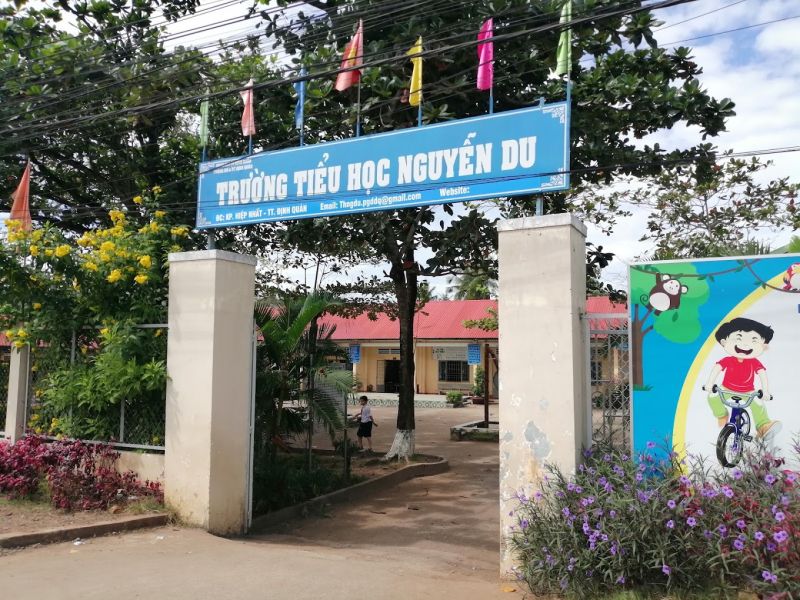 Trường tiểu học Nguyễn Du