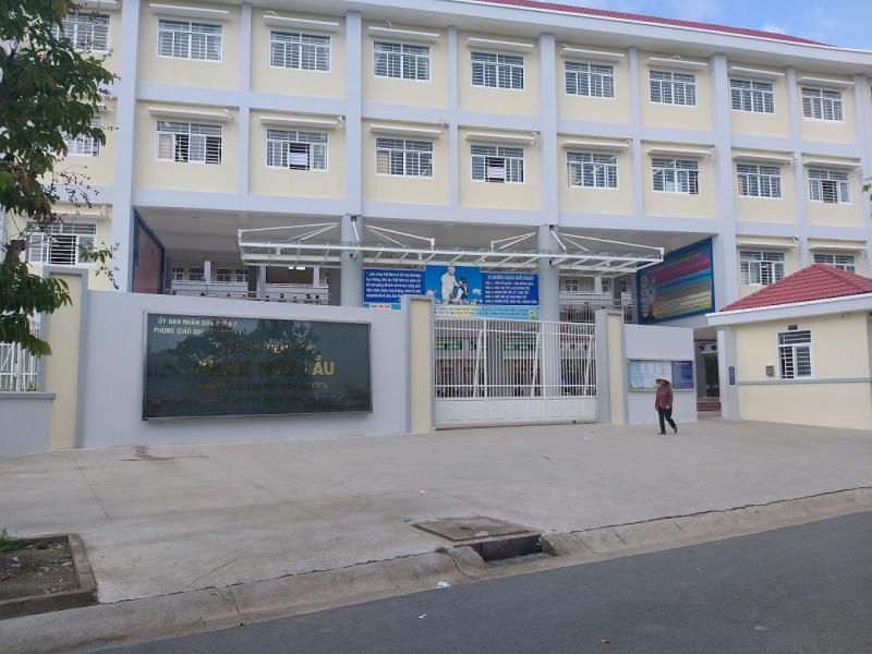 Trường Tiểu học Phạm Hữu Lầu