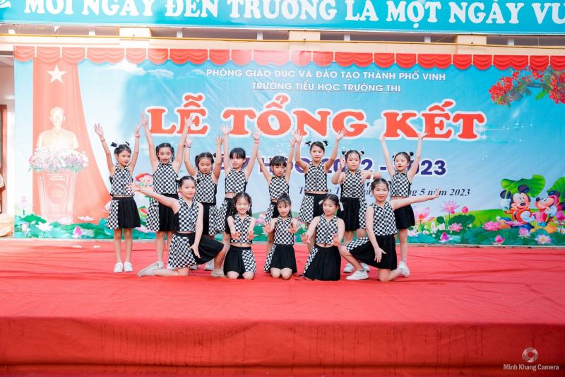Trường tiểu học Trường Thi - Nguyễn Xí