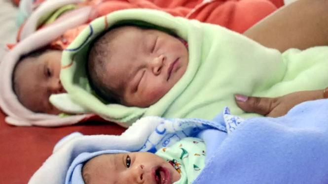 Tung trẻ sơ sinh ở Ấn Độ
