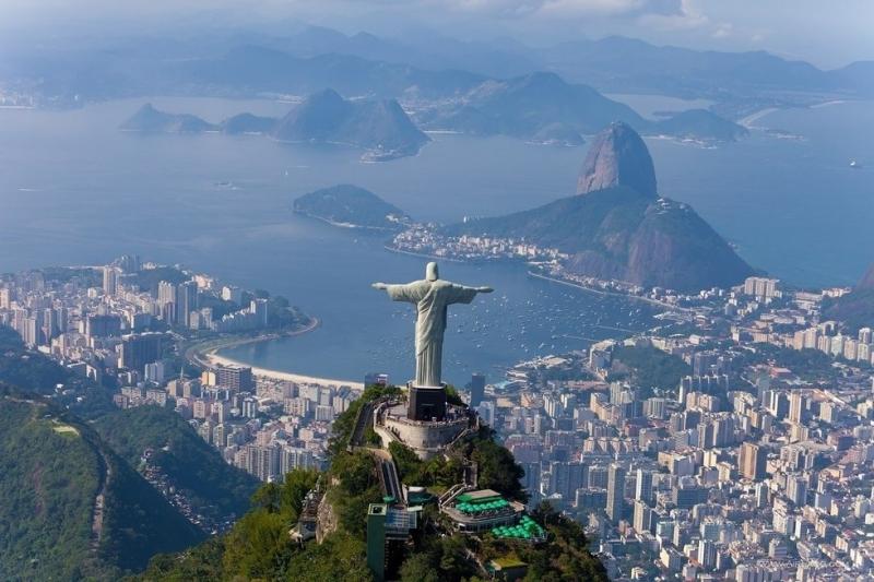 Tượng chúa Kito cứu thế ở Rio de Janerio – Brazil