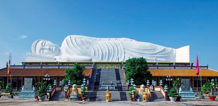 Tượng Phật Thích Ca nằm dài nhất Việt Nam, thuộc chùa Hội Khánh, Bình Dương