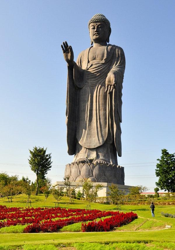 Tượng Phật Ushiku Daibutsu