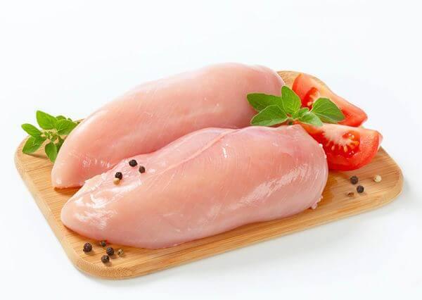 Ức gà có hàm lượng protein cao và ít chất béo
