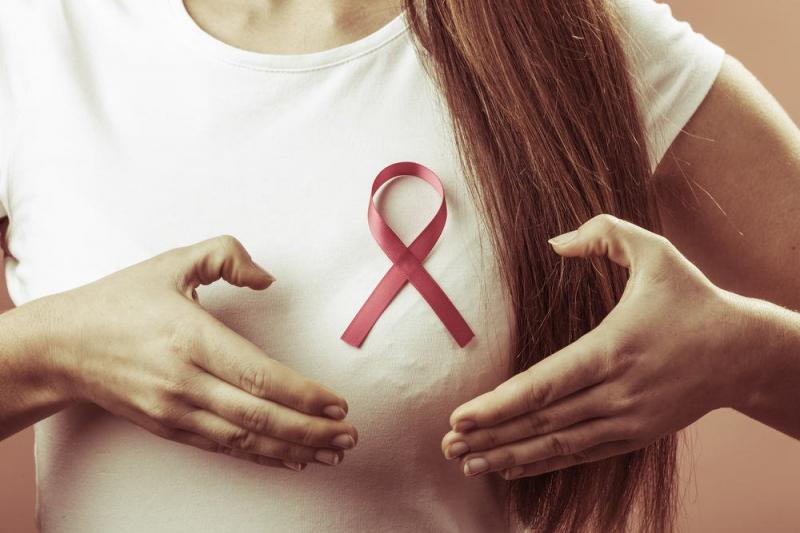 Ung thư vú là căn bệnh khá phổ biến, gây tử vong hàng đầu trong các bệnh ở phụ nữ hiện nay