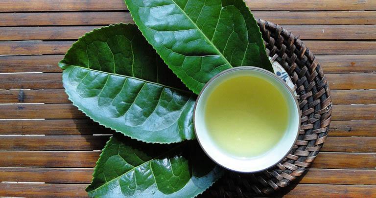 Uống nước trà xanh có tác dụng giảm mỡ bụng