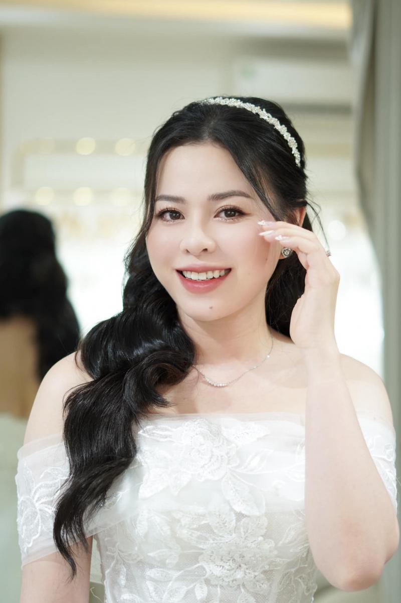 Vân Nguyễn Make Up & Bridal