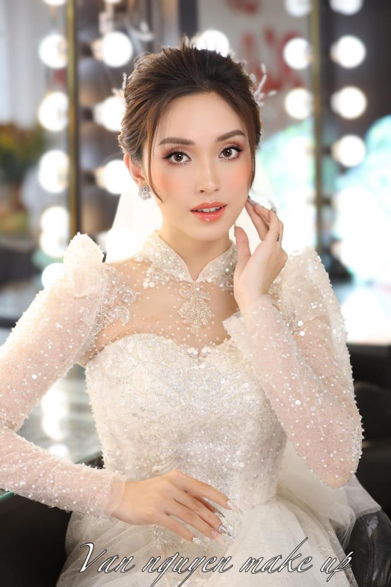 Vân Nguyễn Make Up & Bridal