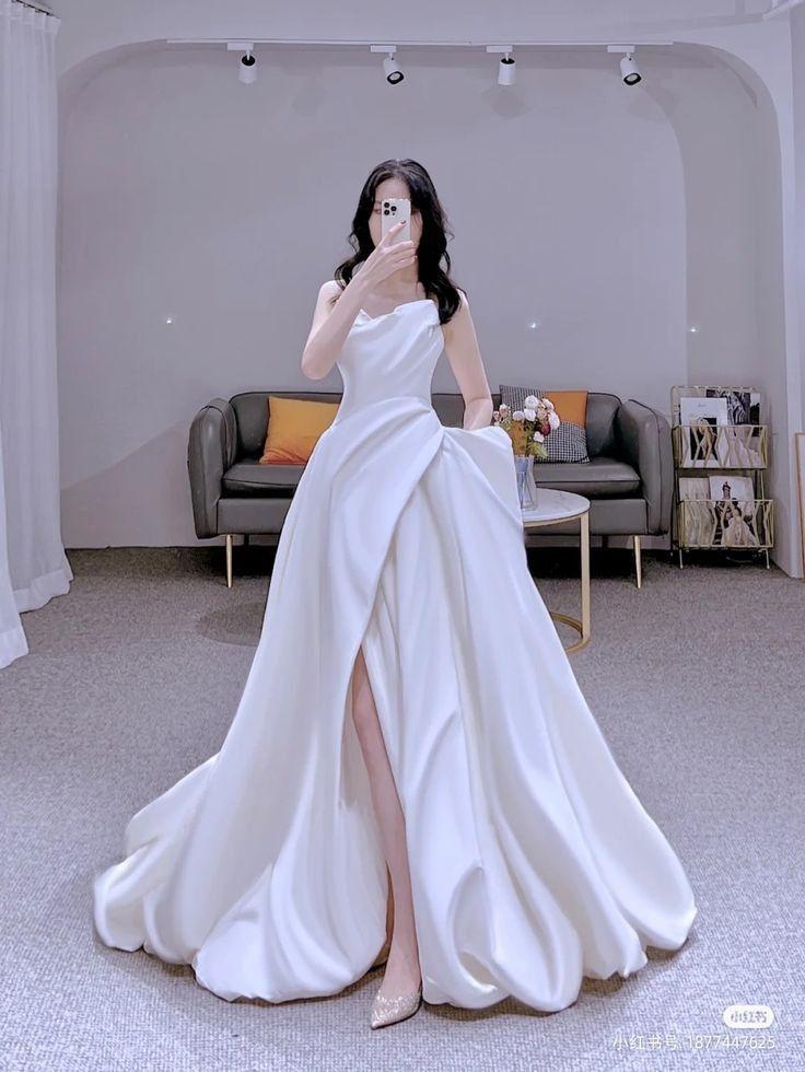 Váy cưới màu trắng trễ vai kết đá công chúa - VC28 - NiNiStore 2024