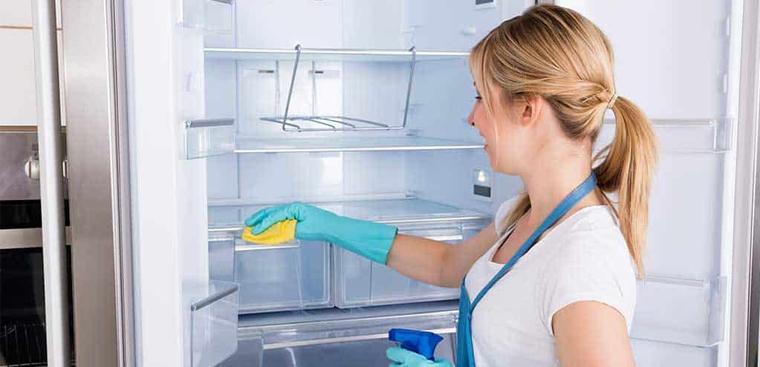 Vệ sinh tủ lạnh thường xuyên để bảo quản thực phẩm tốt hơn