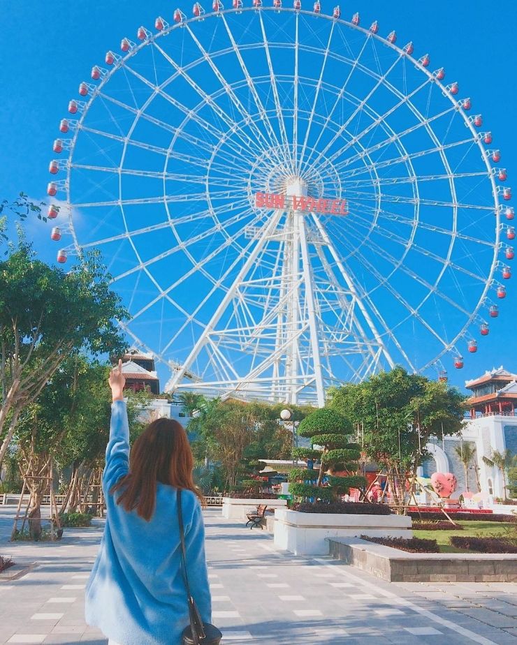 Vòng đu quay Sun Wheel tại Asia Park