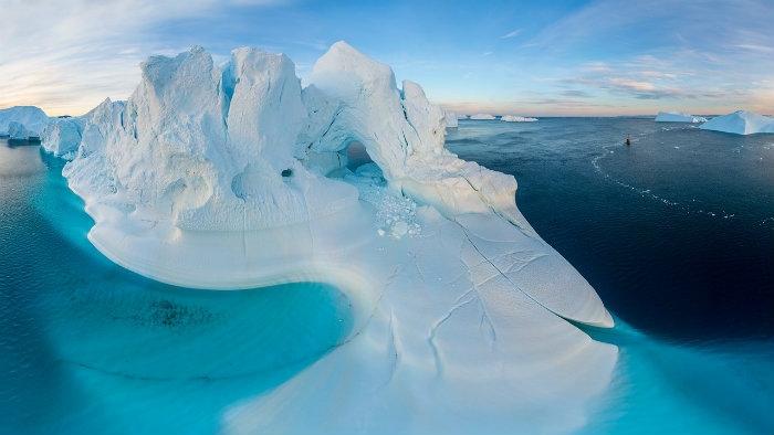 Vùng đất phủ bởi băng xanh Greenland
