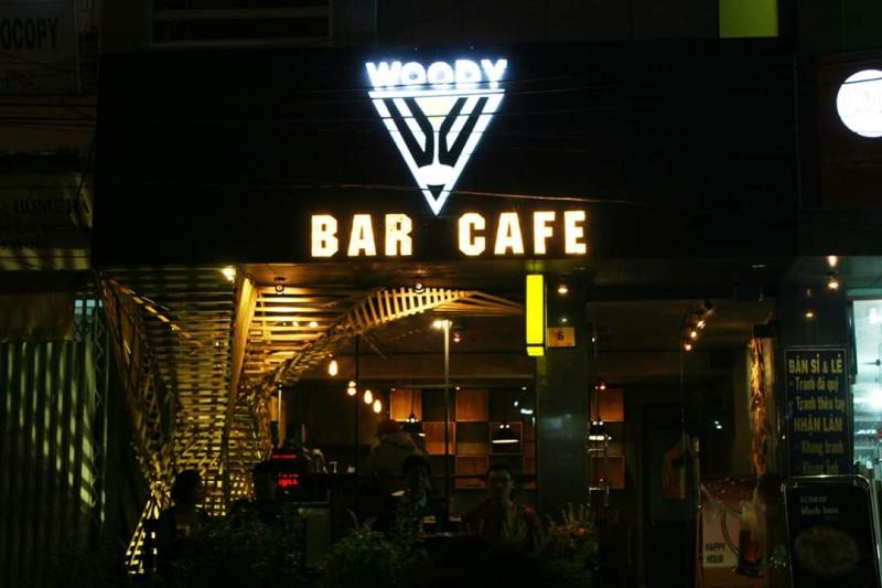 Woody Classic Bar