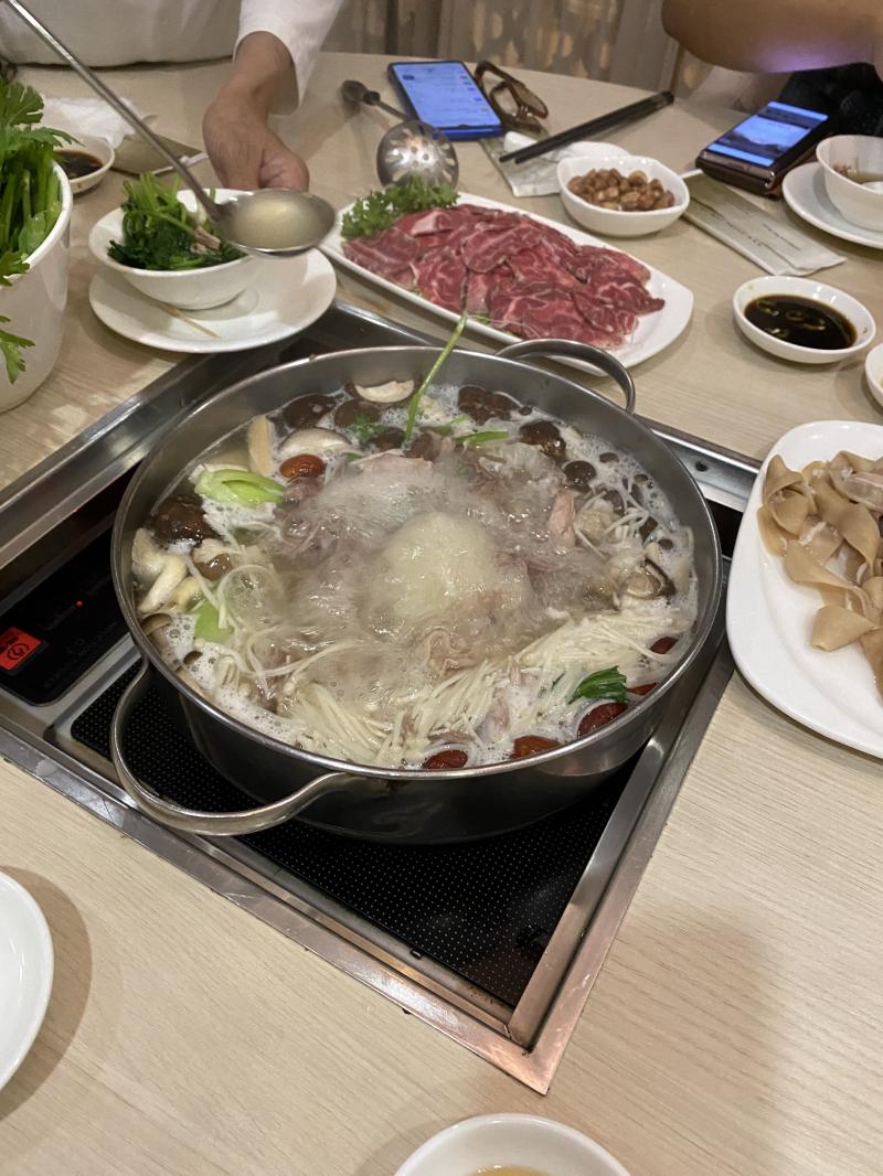 Yeebo Hotpot Seafood Restaurant