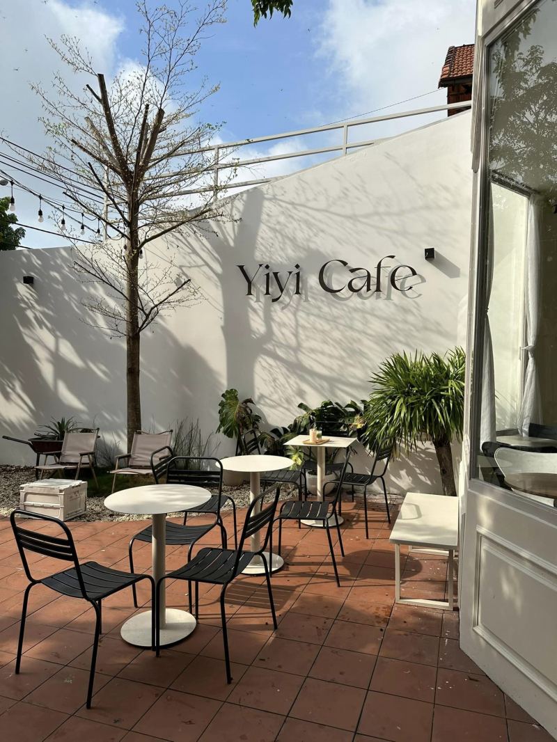 Yiyi Dessert & Café