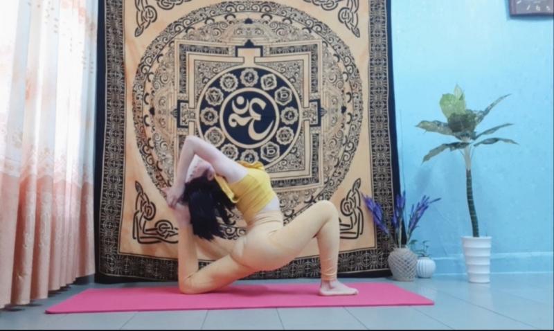 Yoga Cẩm Tú Cầu
