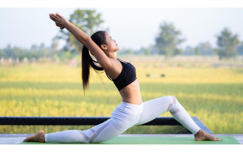 Tập yoga hoặc ngồi thiền sẽ giúp cho tinh thần thoải mái hơn